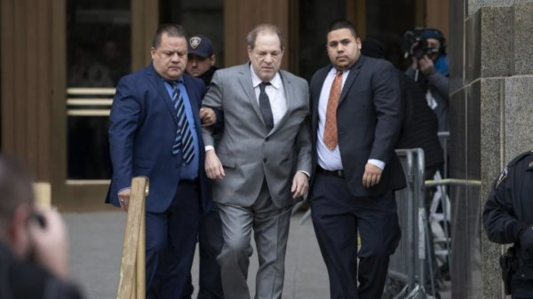 Coronavirus : Harvey Weinstein testé positif en prison